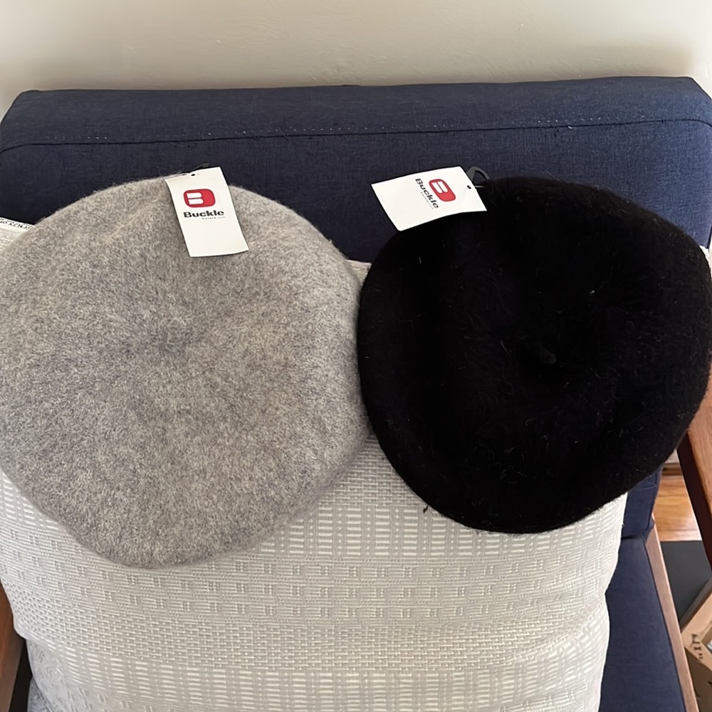 David and Young 100% gray wool beret, NWT